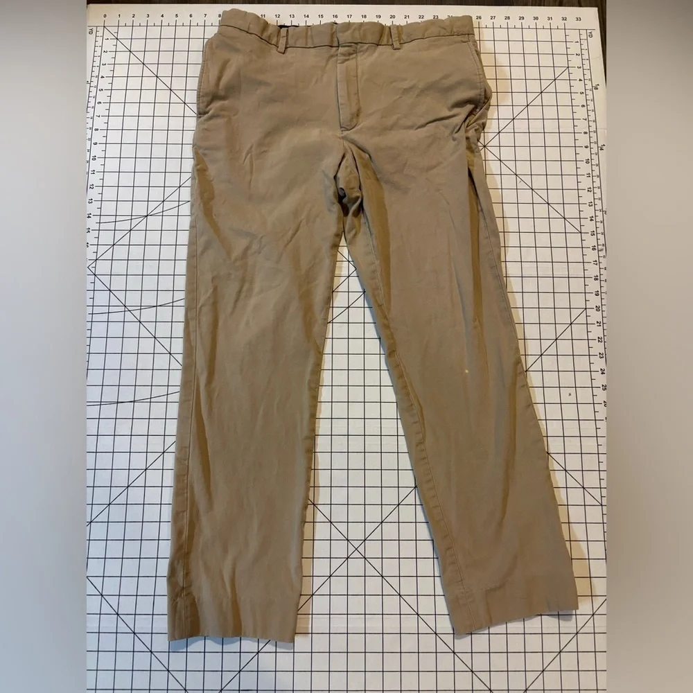 Banana Republic Men’s Size 35/32 Tan Aiden‎ Fit Chino Pants
